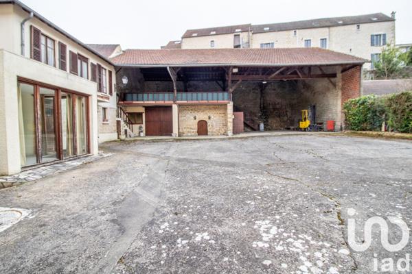 Ferme 10 pièces de 313 m² à Vauréal (95490)