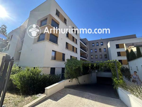 Location                                                      Garage
                        
                                         13 m2                     à Trévoux