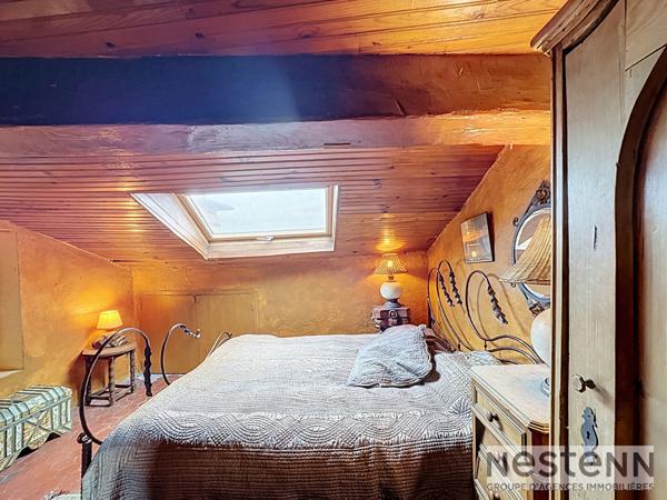 EXCLUSIVITÉ - VIEIL ANTIBES -DERNIER ÉTAGE - 86 M² _ APPARTEMENT