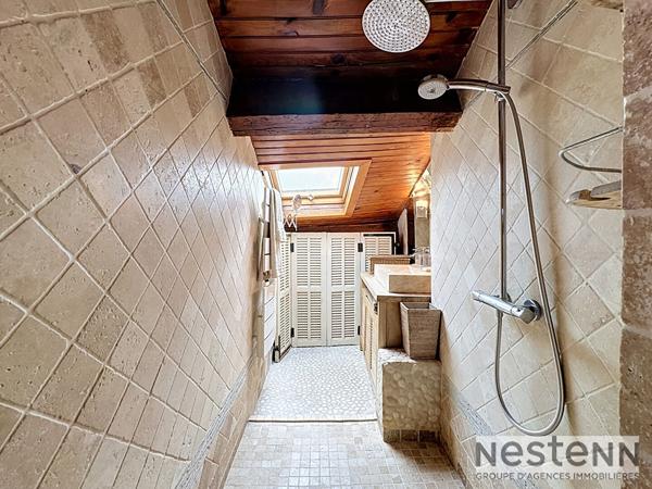 EXCLUSIVITÉ - VIEIL ANTIBES -DERNIER ÉTAGE - 86 M² _ APPARTEMENT
