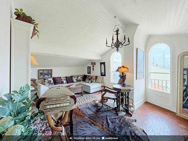 EXCLUSIVITÉ - VIEIL ANTIBES -DERNIER ÉTAGE - 86 M² _ APPARTEMENT
