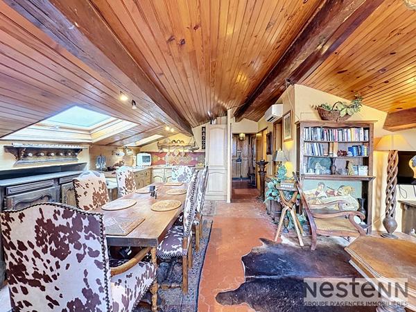 EXCLUSIVITÉ - VIEIL ANTIBES -DERNIER ÉTAGE - 86 M² _ APPARTEMENT