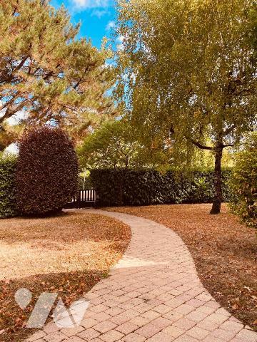 CARQUEFOU, Monceaux. Maison de 158 m² sur un parc de 2064 m² avec piscine. Libre à la vente.