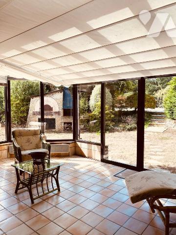 CARQUEFOU, Monceaux. Maison de 158 m² sur un parc de 2064 m² avec piscine. Libre à la vente.