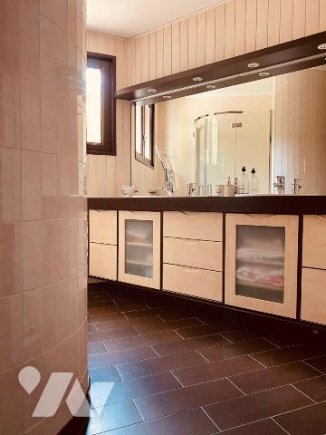 CARQUEFOU, Monceaux. Maison de 158 m² sur un parc de 2064 m² avec piscine. Libre à la vente.