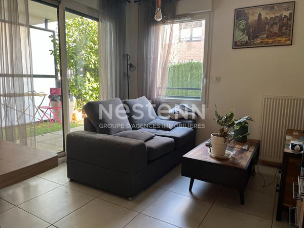 Villefranche Sur Saône - T2 résidence 2019 - parfait état - 1 extérieur - 1 parking - au calme