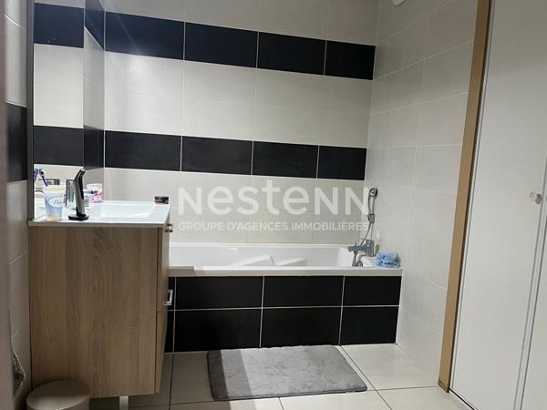 Villefranche Sur Saône - T2 résidence 2019 - parfait état - 1 extérieur - 1 parking - au calme