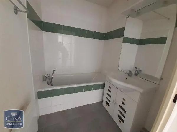 Appartement à louer 2 pièces 41.88m² Marguerittes (30320)