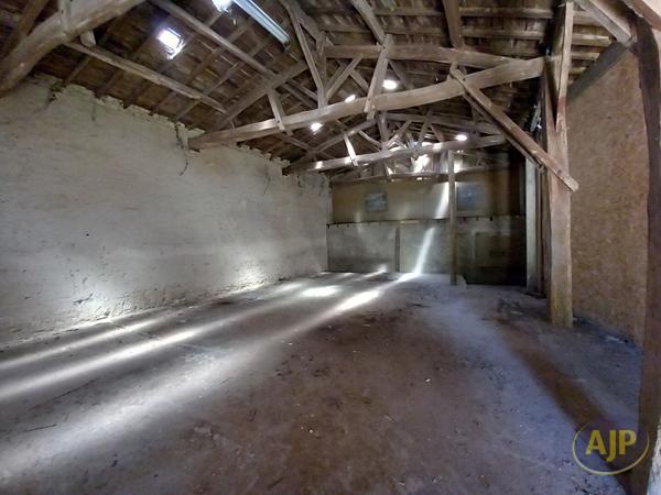 Location parking Gaillan En Medoc : 490 € - AJP Lesparre Immobilier