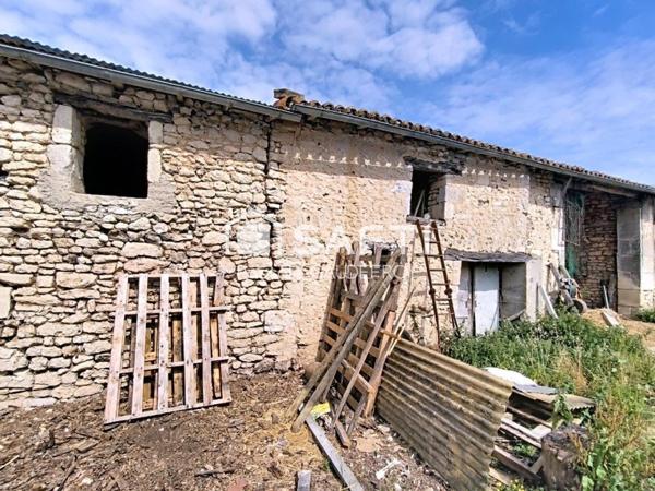 CORPS DE FERME A RENOVER EN TOTALITE