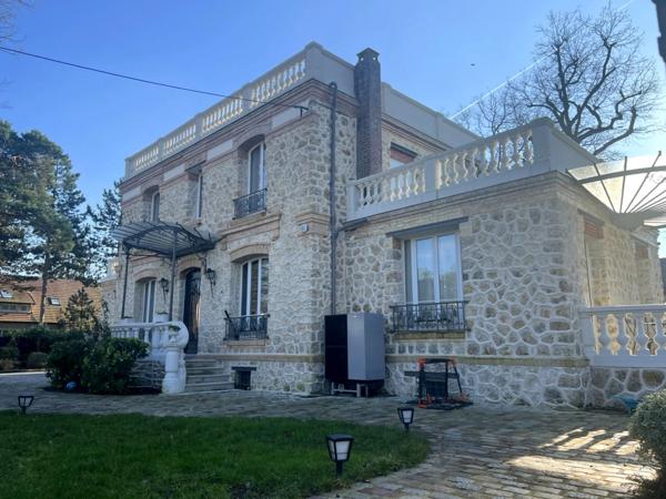 Maison à vendre 10 pièces BEAUCHAMP (95)