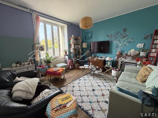 Cadre verdoyant et paisible pour cette charmante maison