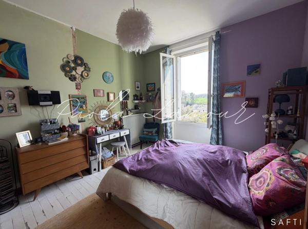 Cadre verdoyant et paisible pour cette charmante maison