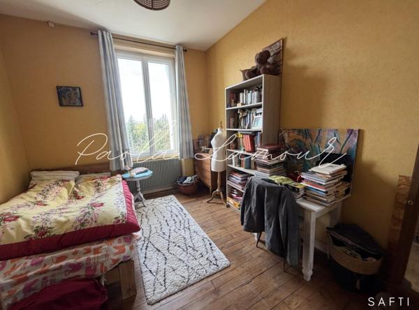 Cadre verdoyant et paisible pour cette charmante maison