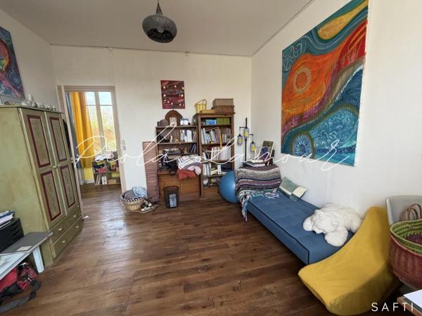 Cadre verdoyant et paisible pour cette charmante maison