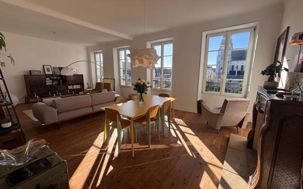 Appartement à vendre    4 pièces • 115 m2 Pau