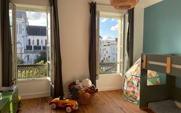 Appartement à vendre    4 pièces • 115 m2 Pau