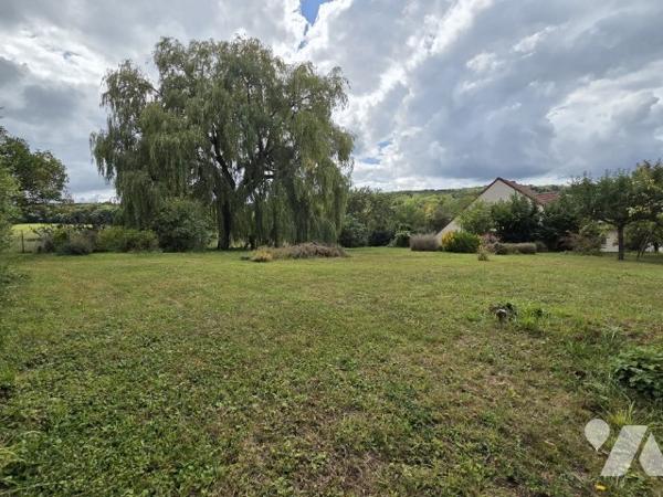 EXCLUSIVITE- A VENDRE à SERMIERS - Terrain à bâtir de 2572 m2 avec dépendances et (maison à démolir)