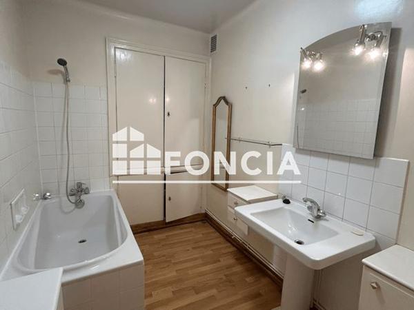 Location Appartement 2 pièces 61.07 m² - 10 PLACE DU RALLIEMENT Angers 49000