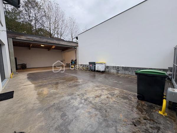 Local de stockage de 201,22 m²