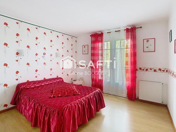 Maison R+1 avec double garage et jardin