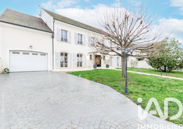 Maison à vendre 15 pièces 740 m² Magny-le-Hongre