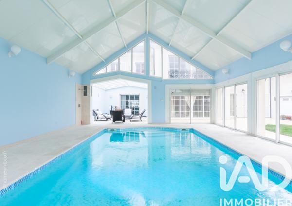 Maison à vendre 15 pièces 740 m² Magny-le-Hongre