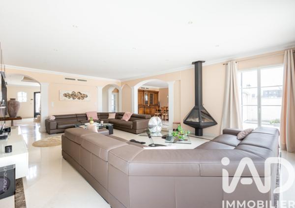 Maison à vendre 15 pièces 740 m² Magny-le-Hongre