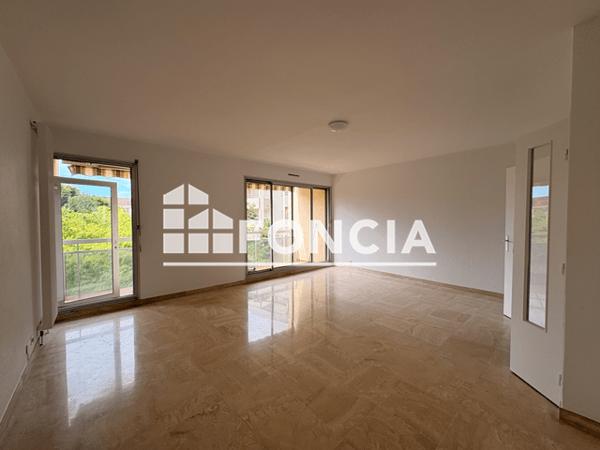 Location Appartement 3 pièces 79.8 m² - Nimes 30000
