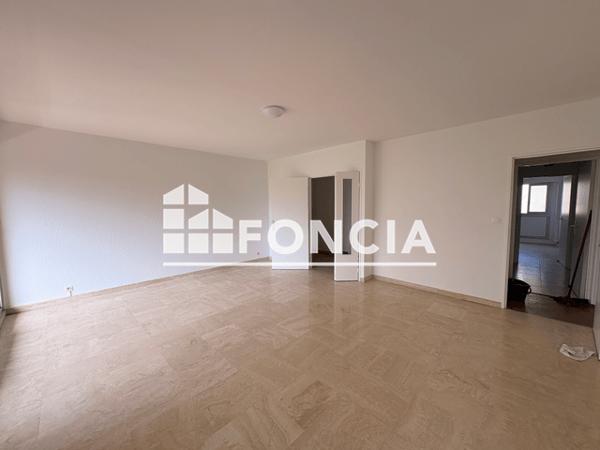 Location Appartement 3 pièces 79.8 m² - Nimes 30000