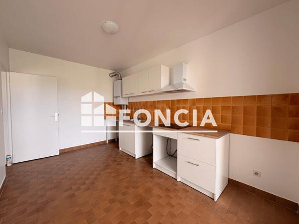 Location Appartement 3 pièces 79.8 m² - Nimes 30000