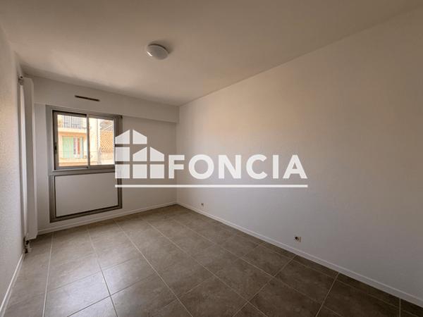 Location Appartement 3 pièces 79.8 m² - Nimes 30000