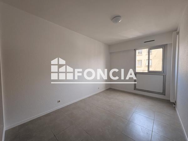 Location Appartement 3 pièces 79.8 m² - Nimes 30000