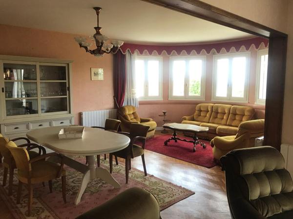 PROPRIETE DE CARACTERE DANS CADRE BUCOLIQUE - PISCINE - VUE  PANORAMIQUE