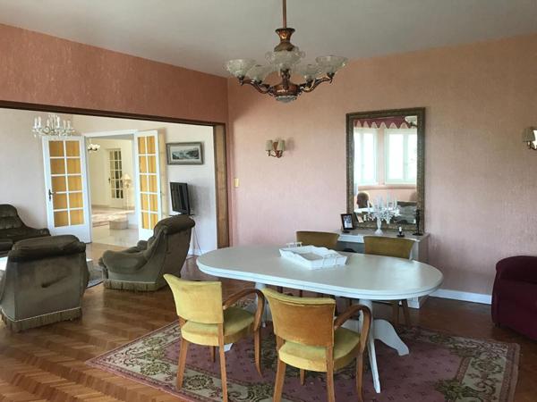 PROPRIETE DE CARACTERE DANS CADRE BUCOLIQUE - PISCINE - VUE  PANORAMIQUE