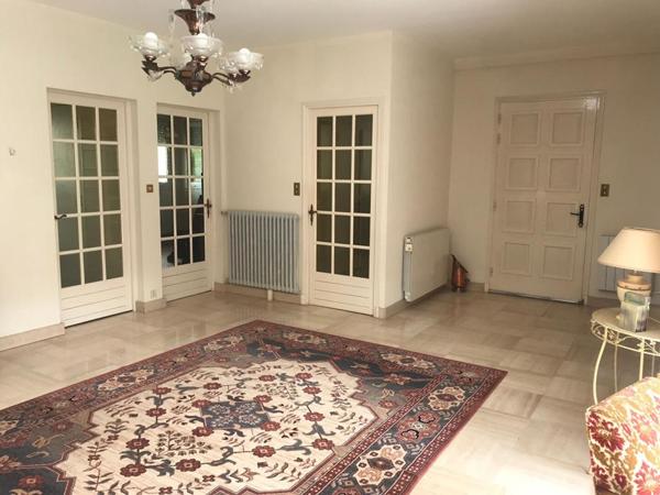 PROPRIETE DE CARACTERE DANS CADRE BUCOLIQUE - PISCINE - VUE  PANORAMIQUE