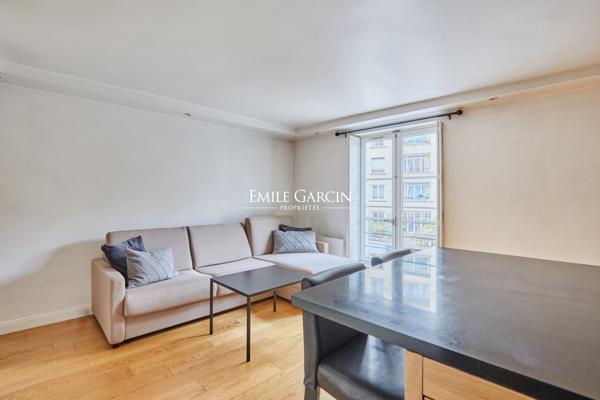 A vendre - appartement  - 32 m² - Paris - 75007 - Saint Thomas d'Aquin