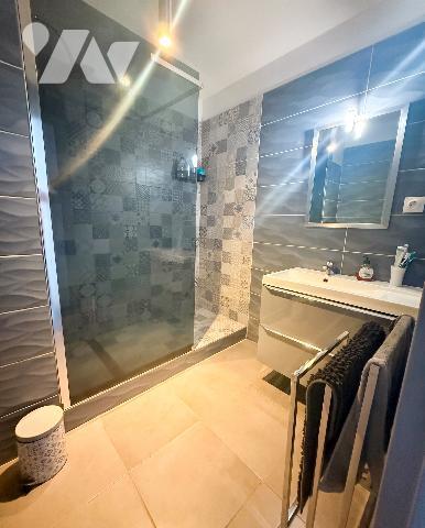 APPARTEMENT 94M² 3 CHAMBRES à  RILLEUX LA PAPE