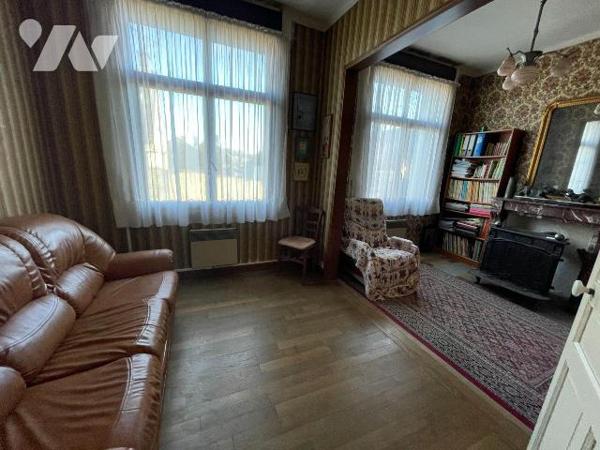 Maison à Vendre à Saint-Pol-sur-Ternoise (62130) en Pas-de-Calais (62)
Cette maison, construit...