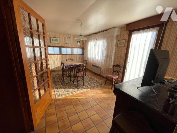 Maison à Vendre à Saint-Pol-sur-Ternoise (62130) en Pas-de-Calais (62)
Cette maison, construit...