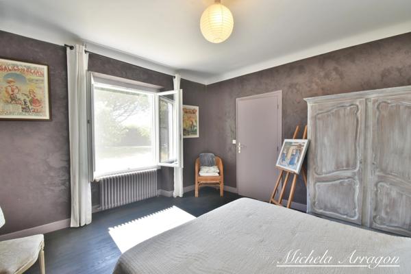 VILLENEUVE-SUR-LOT – PROPRIÉTÉ EN PIERRE AVEC PIGEONNIER, PARC DE PLUS DE 5 600 M² ET PISCINE