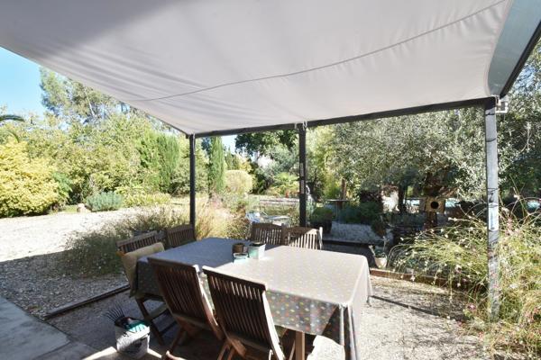 VILLENEUVE-SUR-LOT – PROPRIÉTÉ EN PIERRE AVEC PIGEONNIER, PARC DE PLUS DE 5 600 M² ET PISCINE