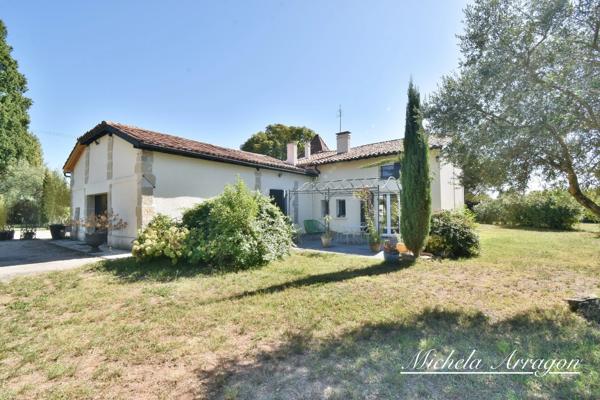VILLENEUVE-SUR-LOT – PROPRIÉTÉ EN PIERRE AVEC PIGEONNIER, PARC DE PLUS DE 5 600 M² ET PISCINE