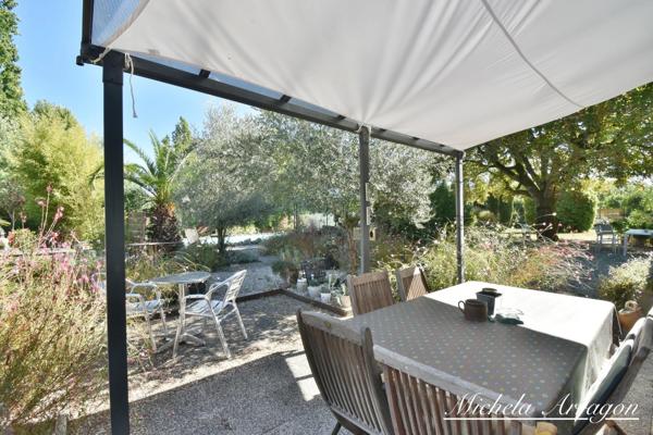 VILLENEUVE-SUR-LOT – PROPRIÉTÉ EN PIERRE AVEC PIGEONNIER, PARC DE PLUS DE 5 600 M² ET PISCINE