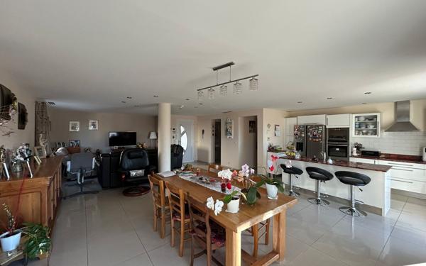 Maison à vendre    6 pièces •  Frontignan