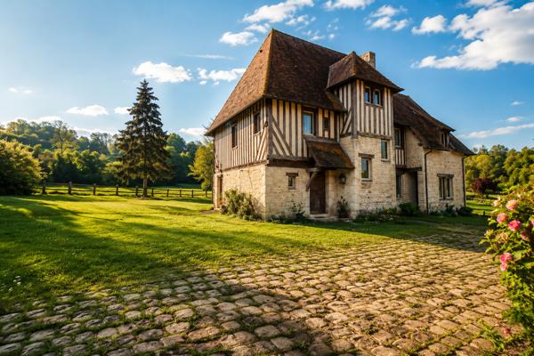 A Vendre - Normandie - Beaumont-En-Auge - Manoir Normand - Propriété Equestre