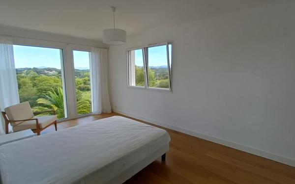 Maison à louer    4 pièces • 195,37 m2 Arbonne