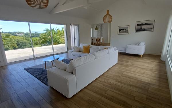 Maison à louer    4 pièces • 195,37 m2 Arbonne