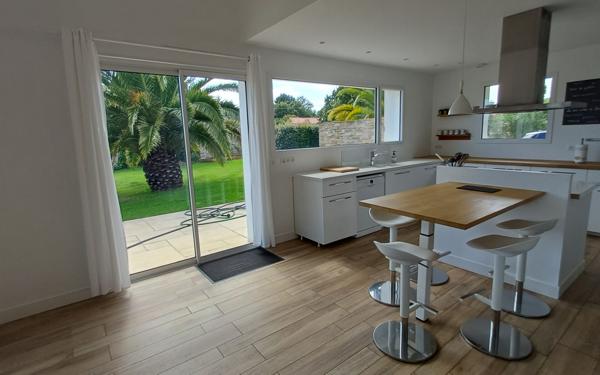 Maison à louer    4 pièces • 195,37 m2 Arbonne