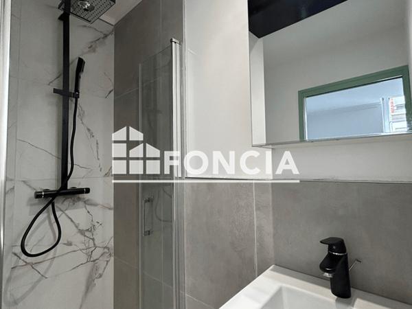 Location Studio meublé 27.4 m² - 8 RUE VOLTAIRE Charleville Mezieres 08000
